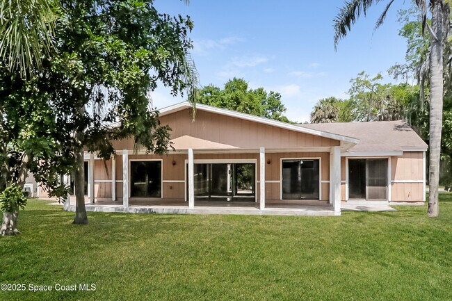 Building Photo - 6621 Fort Pierce Blvd