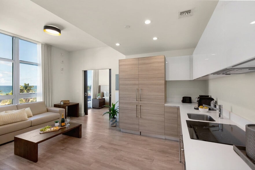Building Photo - 777 N Ocean Dr