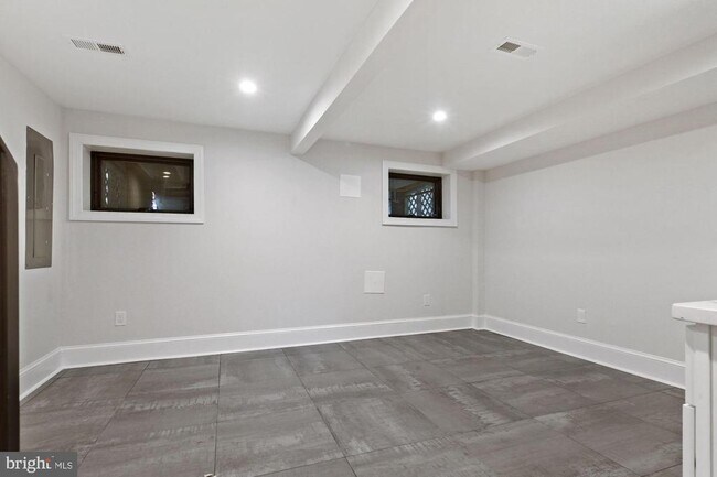 Building Photo - 3728 9th St NW