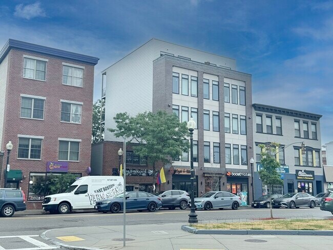 Building Photo - 90 Havre St