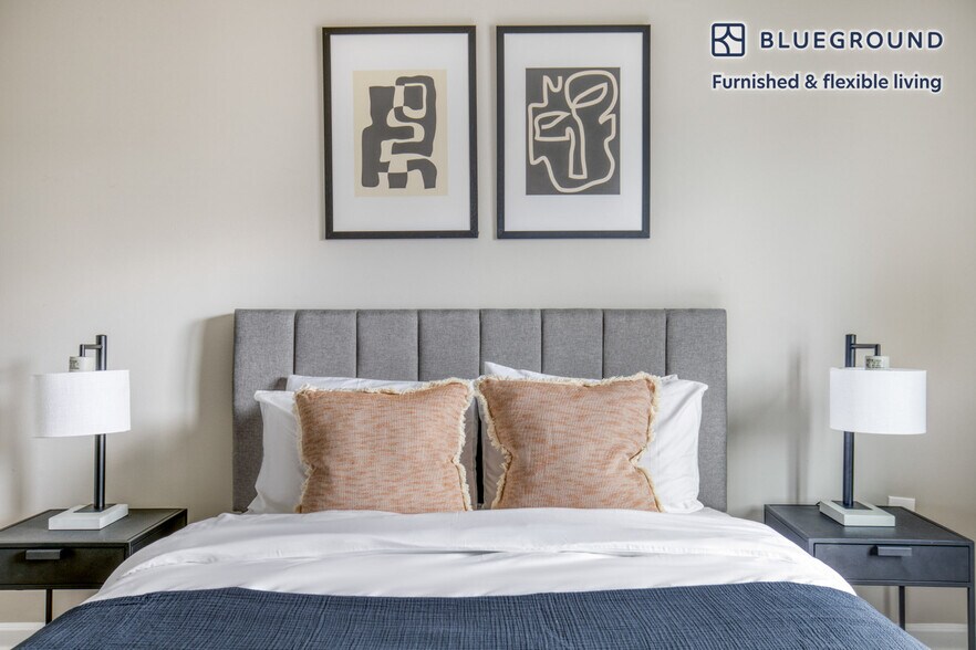 Building Photo - 11351 Woodglen Dr