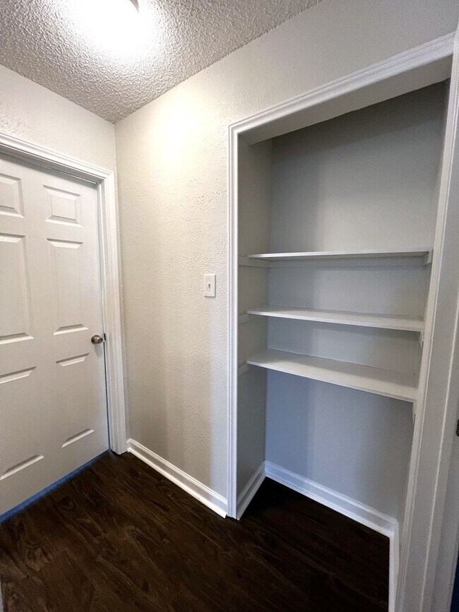 Building Photo - Recently Renovated 3/2 Home in South Austin with Bonus Room + Additional Storage