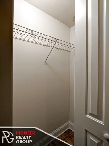 Building Photo - 4036 N Ashland Ave