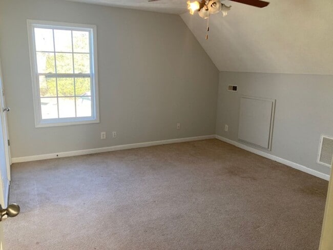 Building Photo - 122 Stonefield Cir