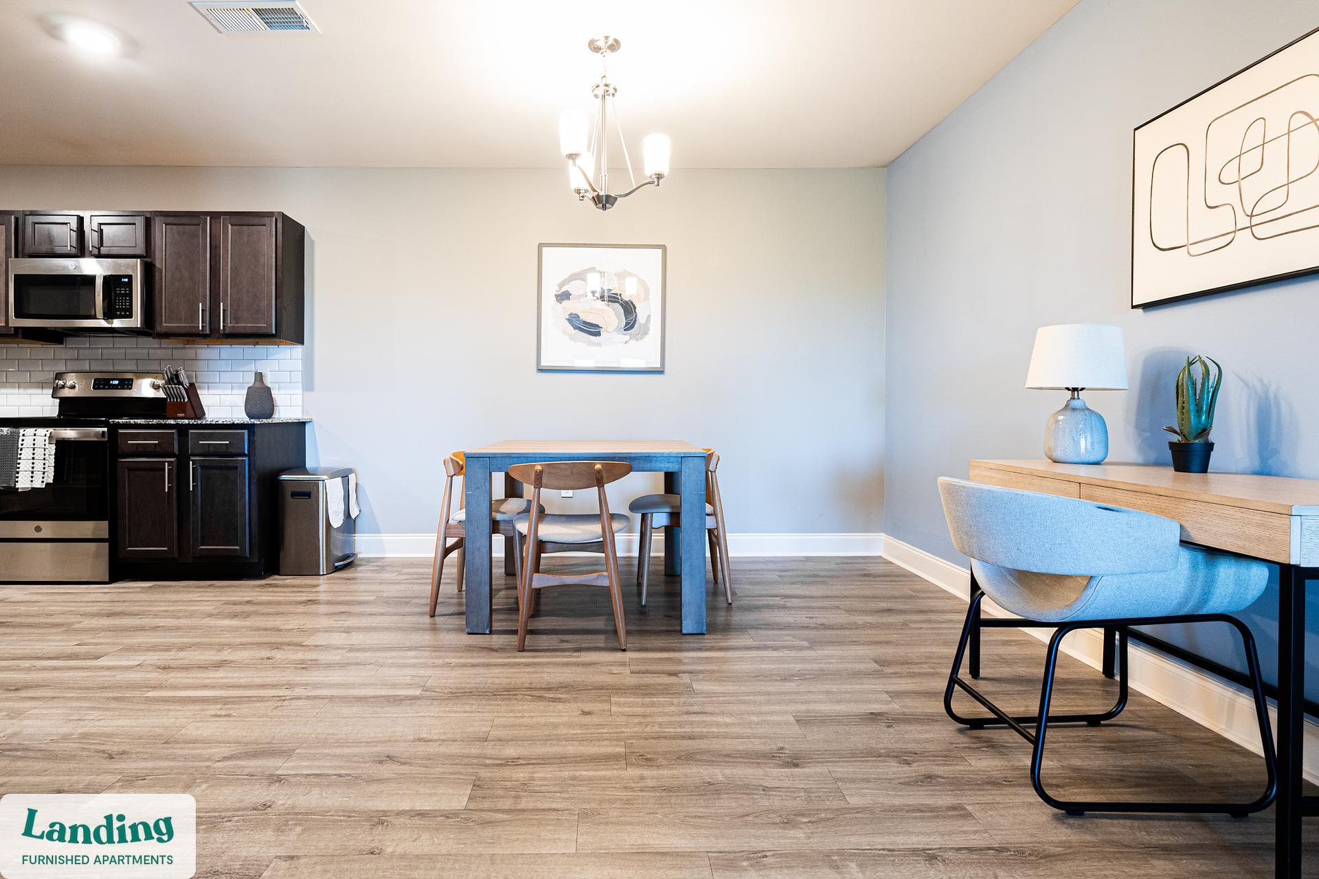 Building Photo - 305 Laredo Dr