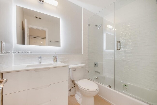 Building Photo - 7424 SW 106th Pl