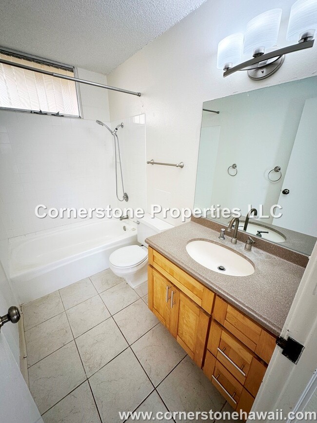 Building Photo - 95-2048-2048 Waikalani Dr