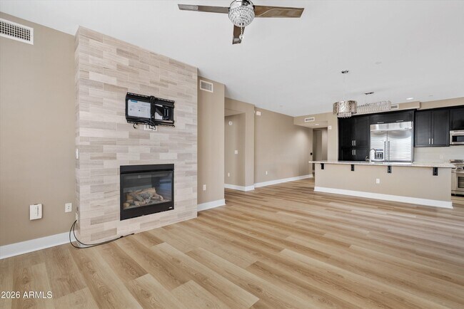 Building Photo - 4805 N Woodmere Fairway