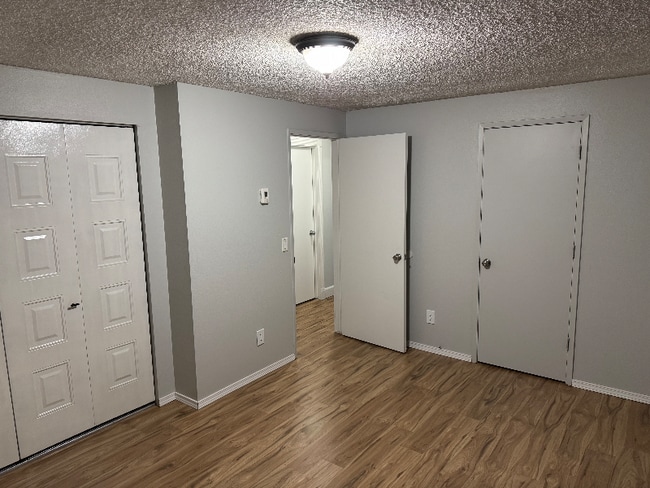 Building Photo - 411 N 55th St