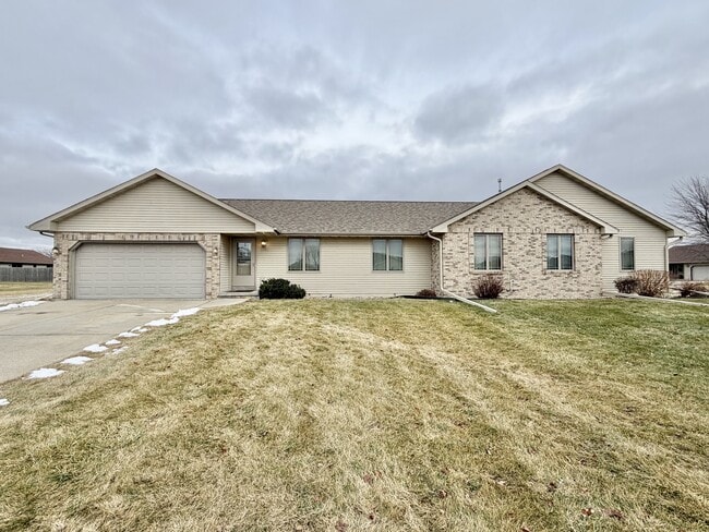 Building Photo - 2402 Stonefield Ln