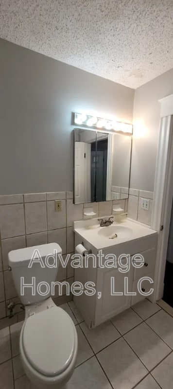 Building Photo - 3222 Charlotte St