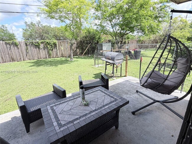 Building Photo - 954 NW 14th St