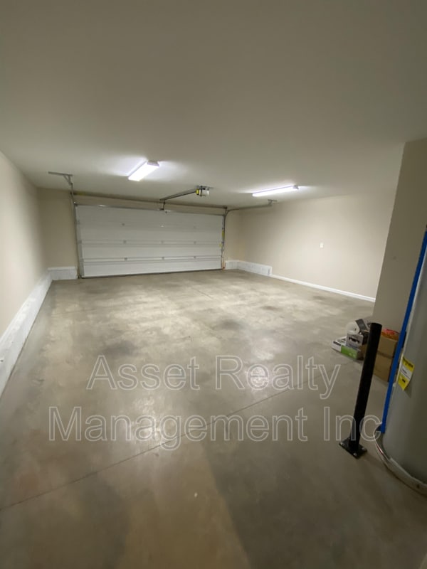 Building Photo - 1116 Cloud View Dr