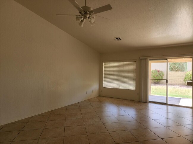 Building Photo - 1126 W Grand Caymen Dr