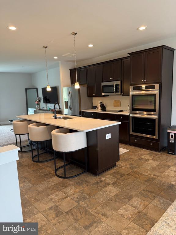 Building Photo - 2773 Town View Cir
