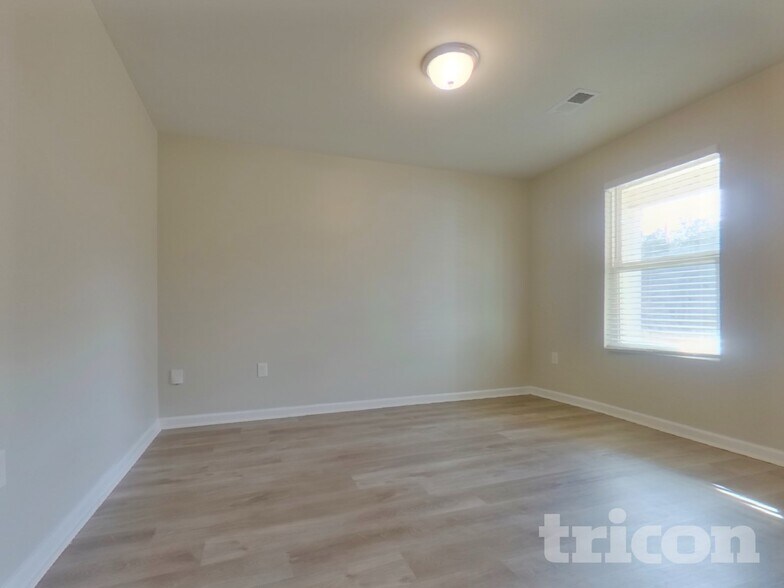 Building Photo - 133 Glendale Blvd