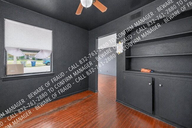 Building Photo - 1214 Adelaide Dr