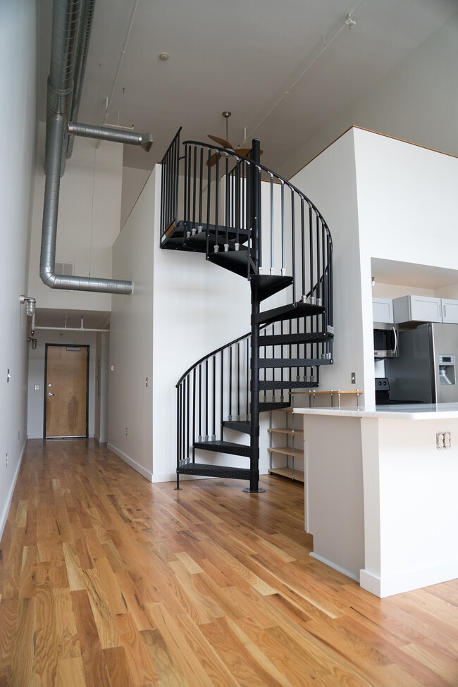 Building Photo - 1352 Rosa L Parks Blvd