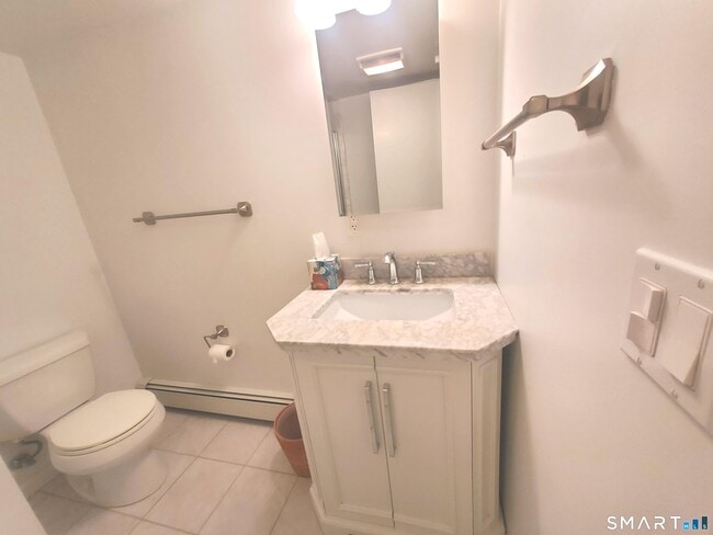 Building Photo - 42 County St