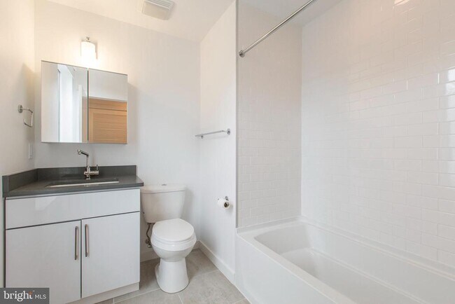 Building Photo - 3039 Baltz St