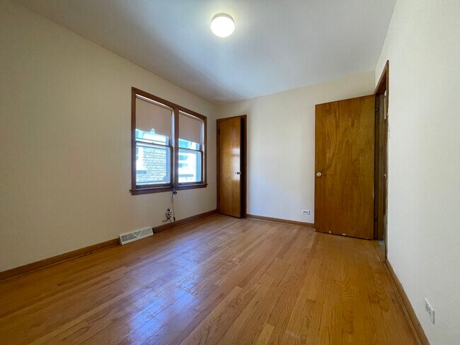 Building Photo - 5819 S Narragansett Ave
