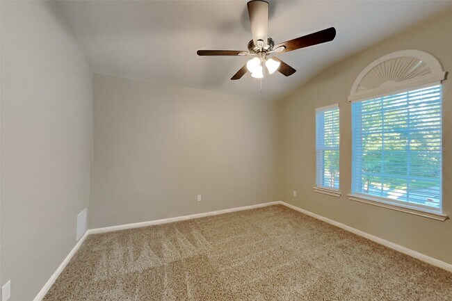 Building Photo - 32322 Cross Spring Park Ln