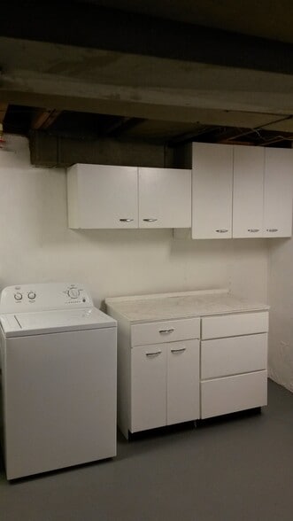 Laundry On Site - 21865 Coolidge Highway