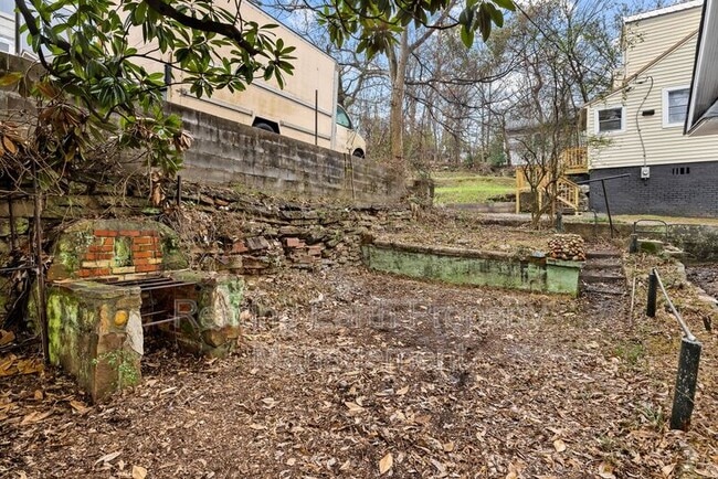 Building Photo - 1900 15th Ct N