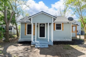 Building Photo - 211 W South St