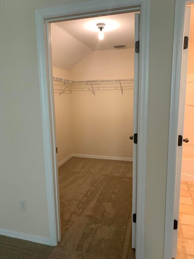 Building Photo - 13115 Tom Morris Dr