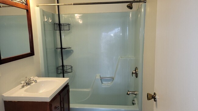 Building Photo - 145 Pleasant St