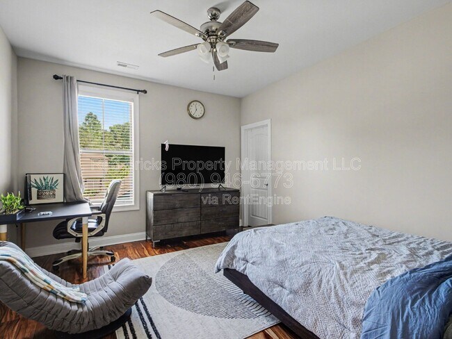 Building Photo - 8742 Whitehawk Hill Rd