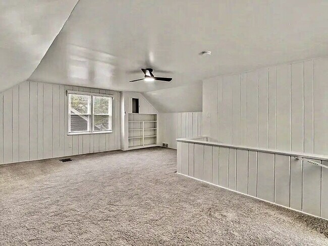 Building Photo - ELEGANT HOME