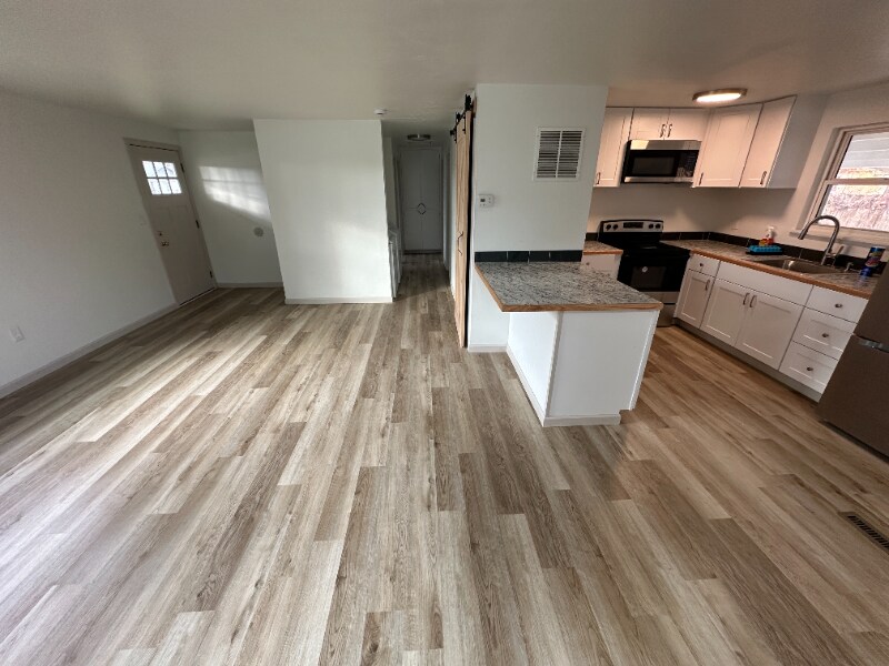 Building Photo - 1260 E 4th N