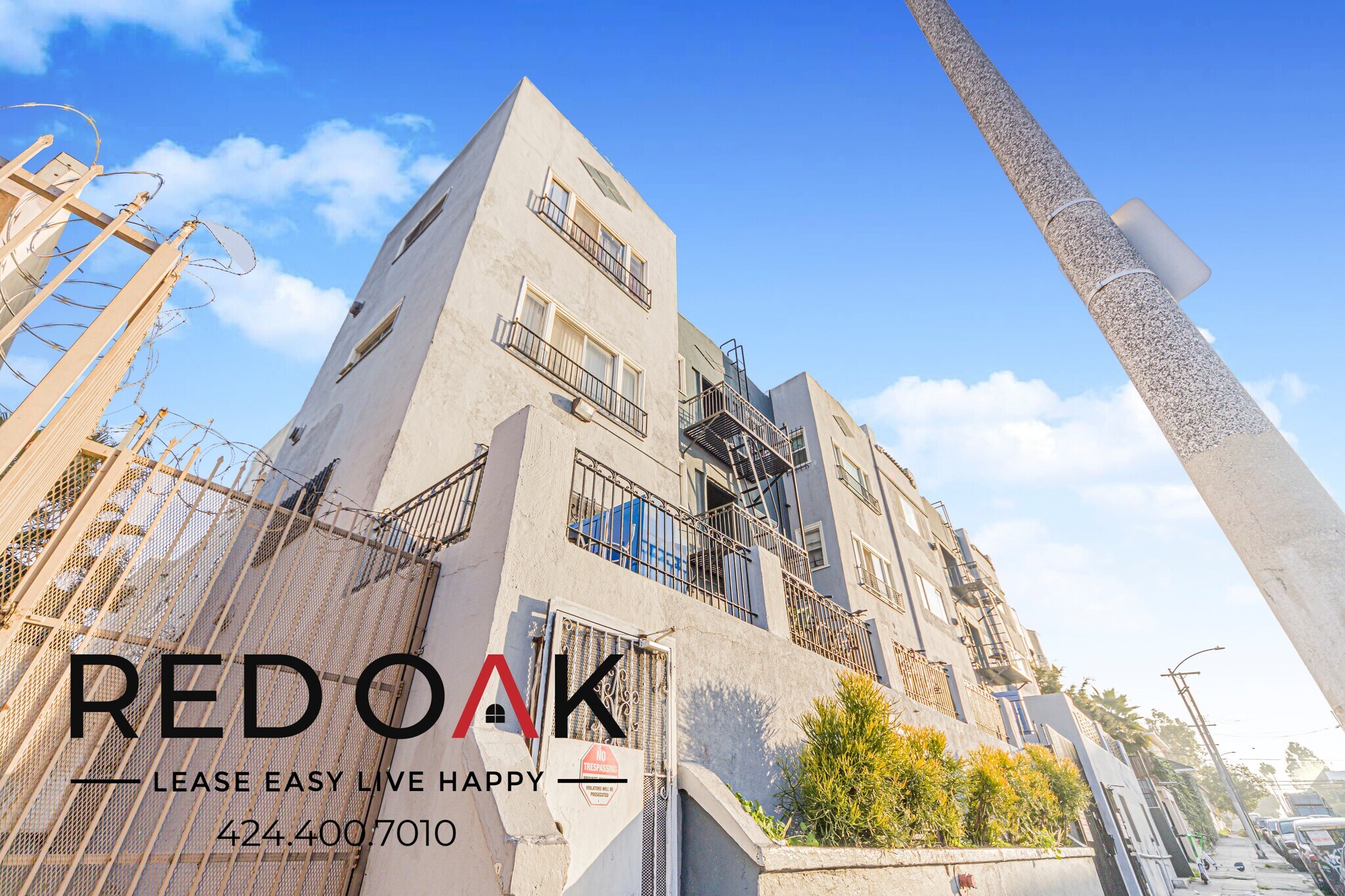 Building Photo - 816 S Park View St