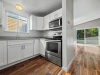 Building Photo - 3213 21st Ave W