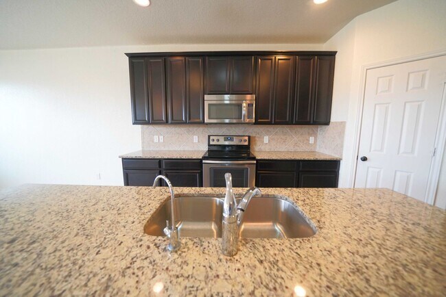 Building Photo - 3730 Acorn Pl