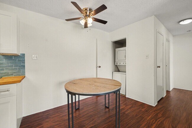 Building Photo - 12660 Ashford Point Dr