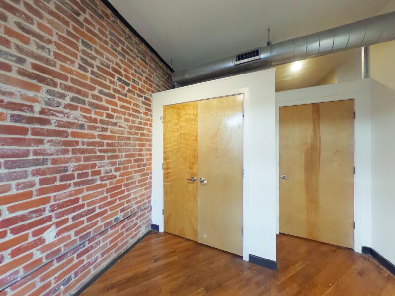 Building Photo - 1318 W Broad St