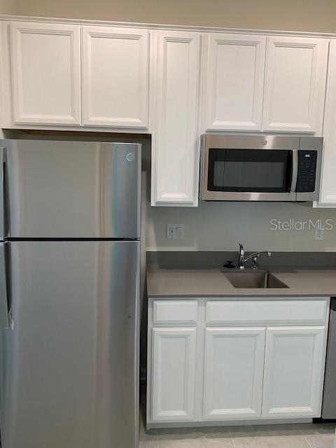 Building Photo - 16452 Champlain St