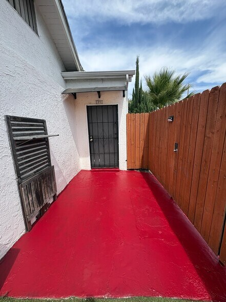 Building Photo - 1991 Myrtle Ave