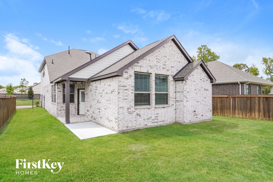 Building Photo - 27005 Sofia Forest Dr