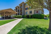 Building Photo - Available September 1 - Spacious 3 Bedroom...