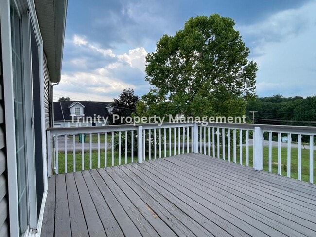 Building Photo - 170 Stratford Dr