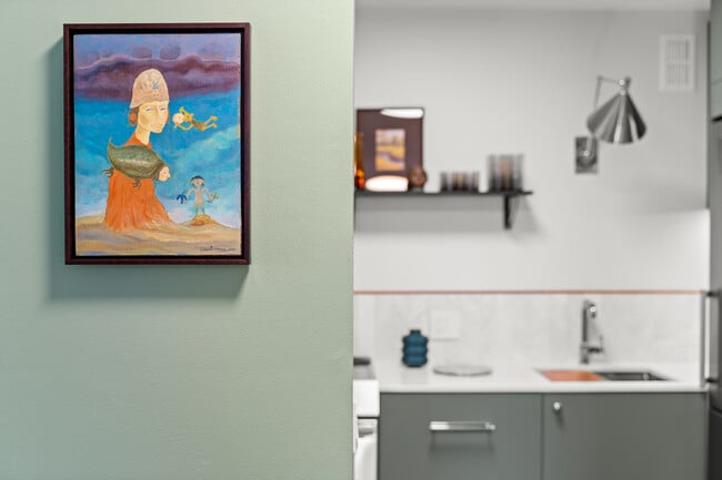 Building Photo - 340 W Diversey Pkwy