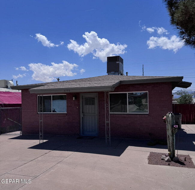 Primary Photo - 6146 Cleveland Ave
