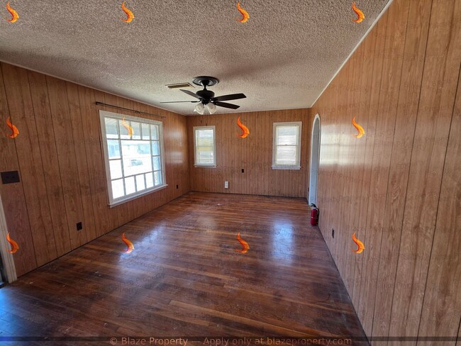 Building Photo - Cute, Clean & Cool! Your 2-Bed Retreat with New HVAC & Huge Backyard