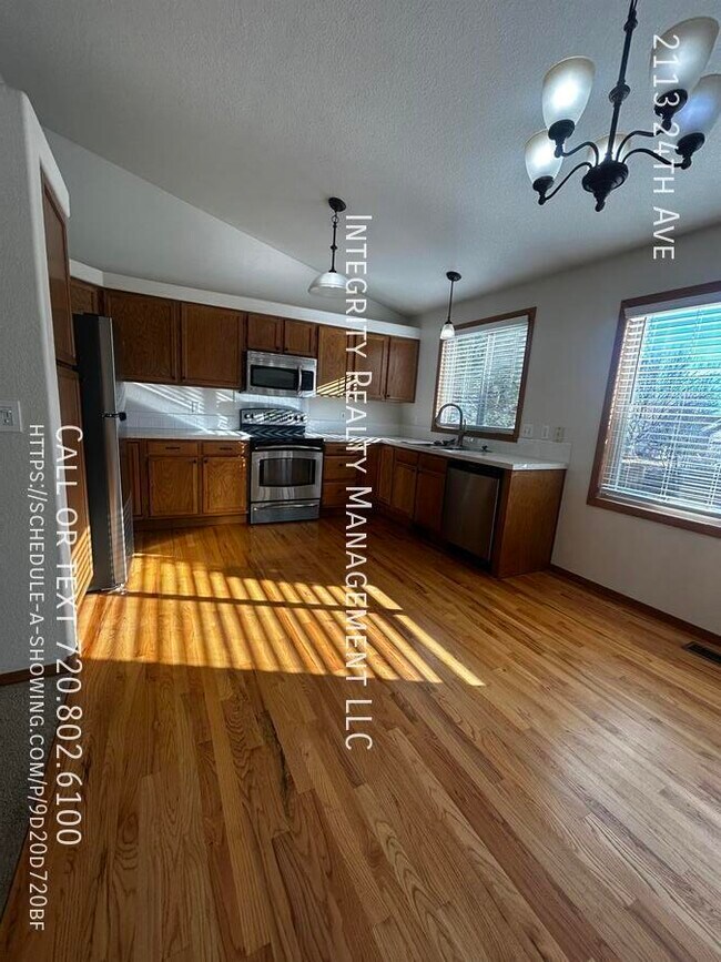 Building Photo - 2113 24th Ave