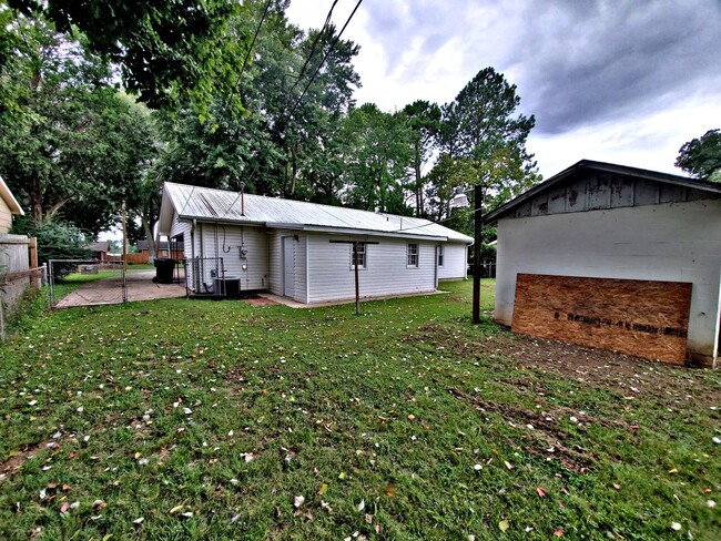 Building Photo - HOUSE FOR RENT - DECATUR SW - 3BR