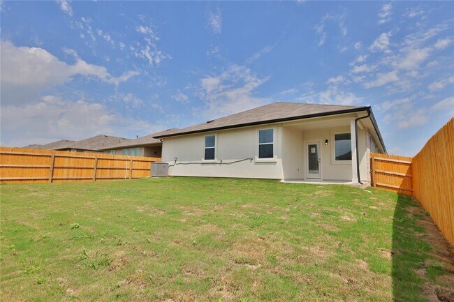 Building Photo - 132 Mackinac Ln